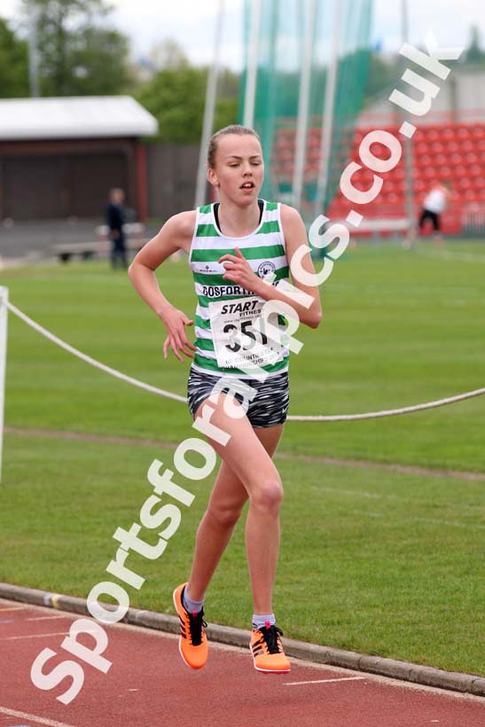 Girls under-15s 3000 metres, North Eastern Champs, Gateshead Stadium. Photo: David T. Hewitson/Sports for All Pics
